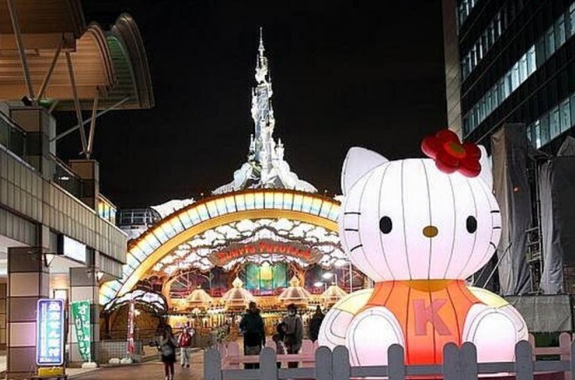 Sanrio Puroland, Japan